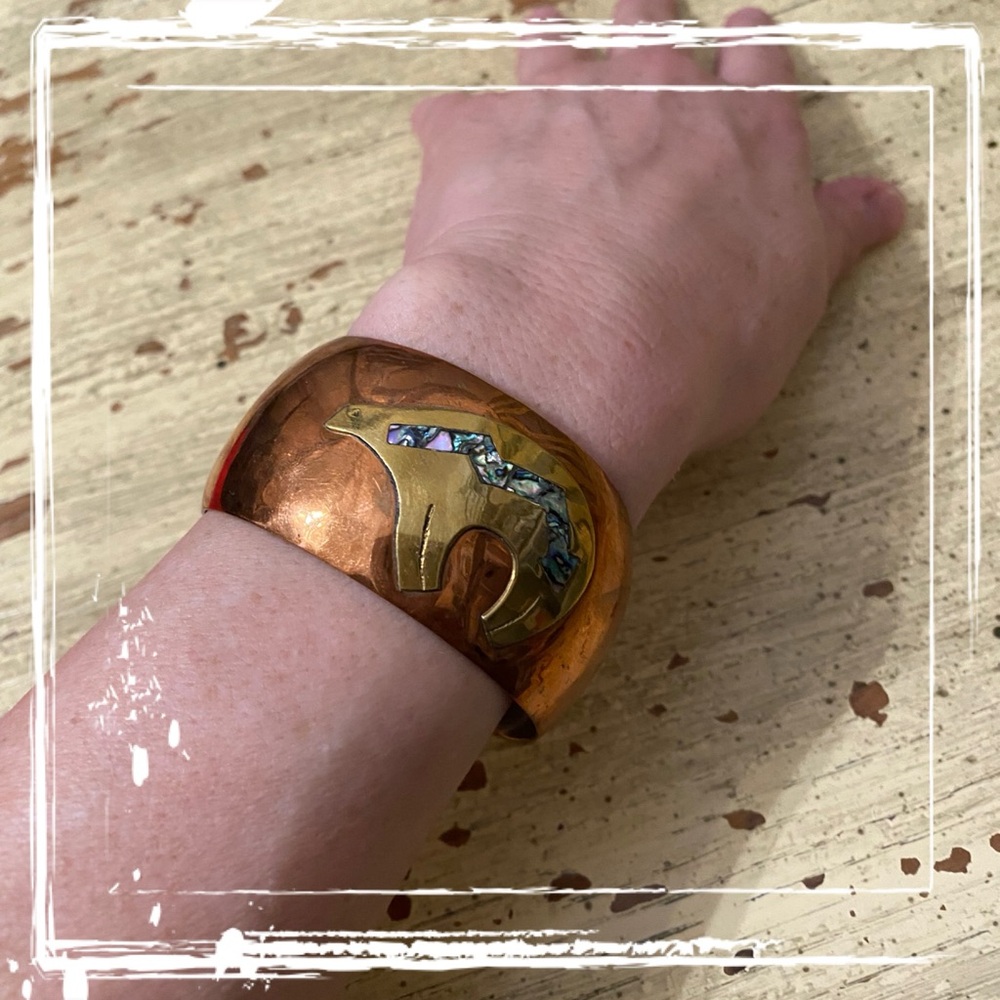 Vintage Copper & Brass Abalone Shell Inlay Native Bear Cuff Bracelet - Picture 2 of 13